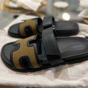 Hermes Chypre sandal Kaki/Noir